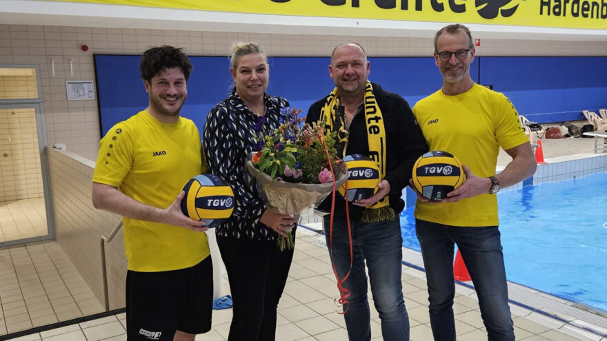 TGV Logistics sponsort waterpoloballen Heren